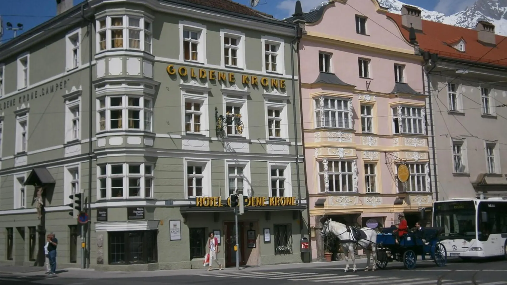 Hotel Goldene Krone אינסברוק 3*,  אוסטריה