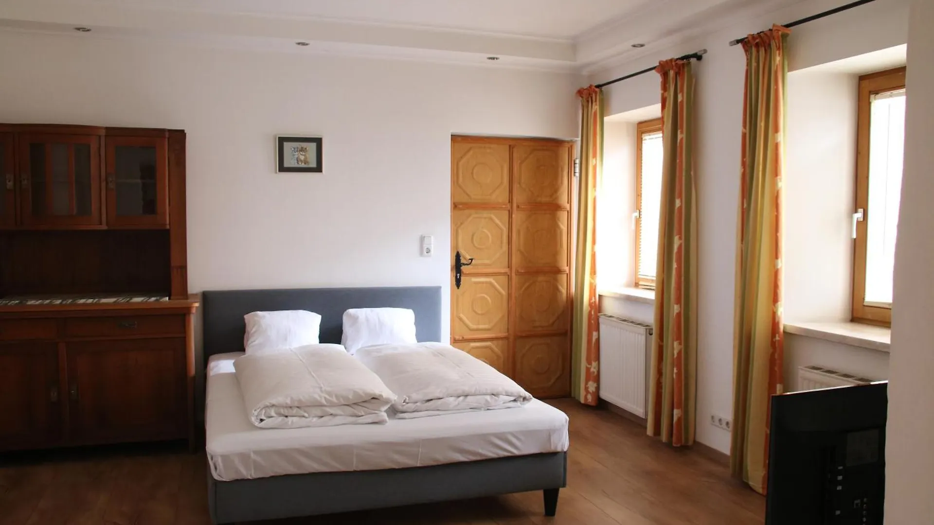 Hotel Goldene Krone אינסברוק 3*,